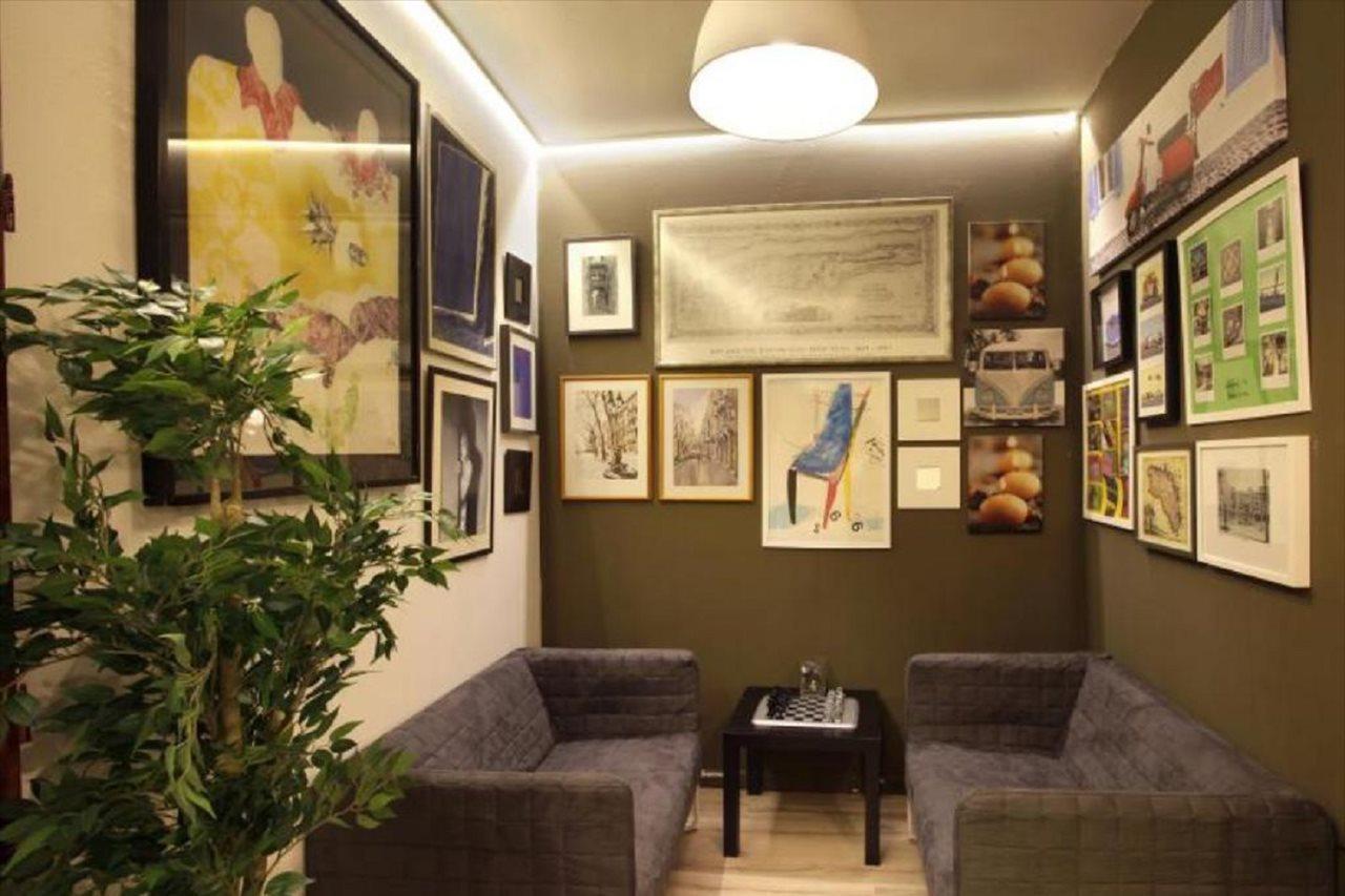 Gracia City Hostel バルセロナ エクステリア 写真 The interior of the gallery