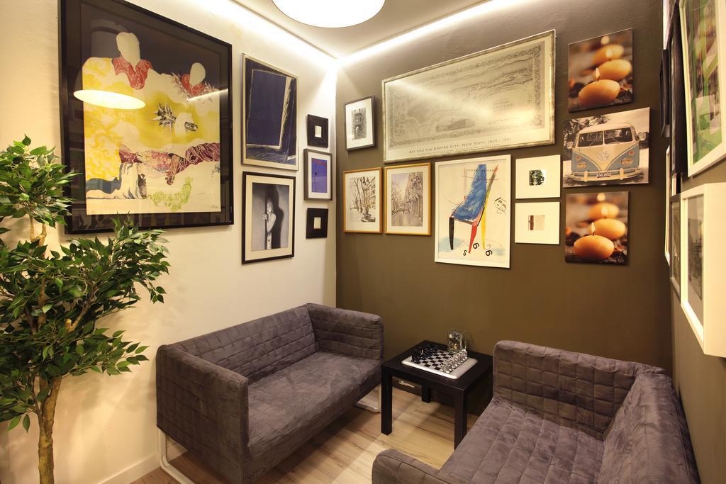 Gracia City Hostel バルセロナ エクステリア 写真 Waiting room
