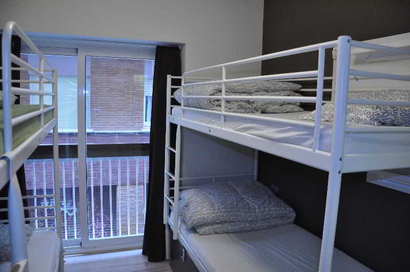 Gracia City Hostel バルセロナ エクステリア 写真 A bunk bed