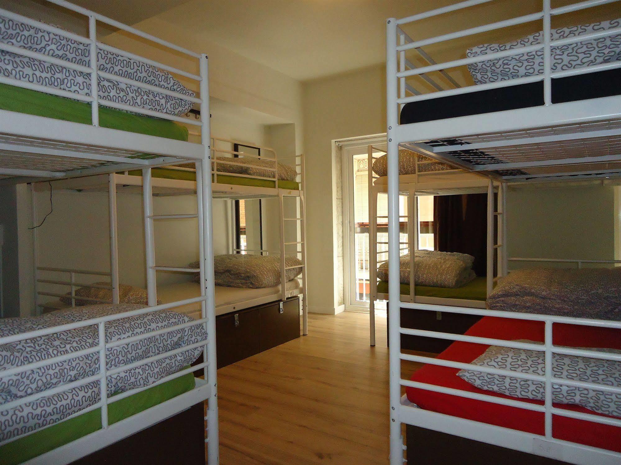 Gracia City Hostel バルセロナ エクステリア 写真 Hostel in Barcelona